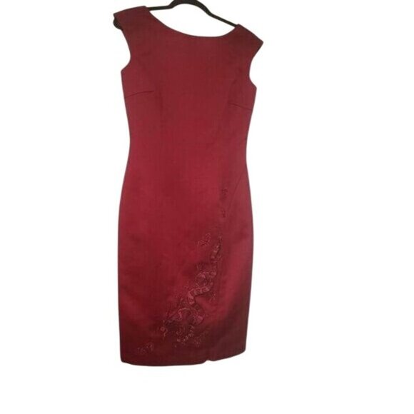 Maggy London Beaded Dragon Cocktail Dress with Leg Slit in Ruby Red Size 4 - Picture 5 of 6